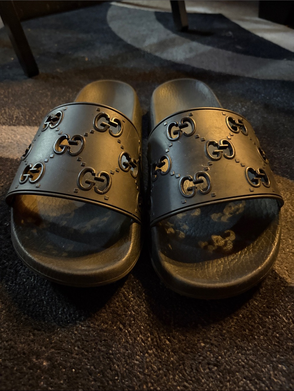 Gucci Men’s Black GG Logo Rubber Slide Sandals Size 10 w/ Original Box